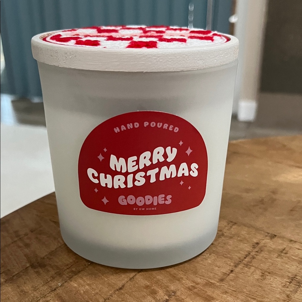 MERRY CHRISTMAS HAND POURED CANDLE-NEW